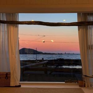 女人想两个男搞是不是很舒服
