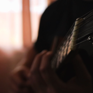 女人想两个男搞是不是很舒服
